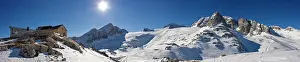 Cabins: Left to right: Simonyhuette (Simony Cabin), Mts