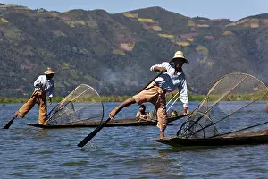 Burmese: Leg rowers on Inle Lake, Shan State, Myanmar, Burma, Asia