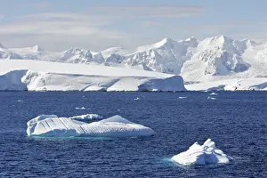 Lemaire: Lemaire channel - Antarctic Peninsula
