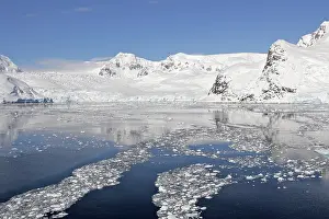Lemaire: Lemaire channel - Antarctic Peninsula