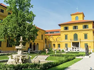 Exhibition: Lenbachhaus (Lenbach Building) and its staedtische