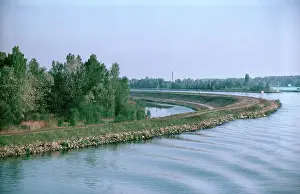 Floodplain: Levee on the Mississippi
