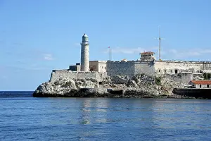 Castillo: Lighthouse and castle at the entrance of the harbour