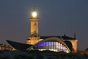 230820: Lighthouse and the landmark Teepott at night in