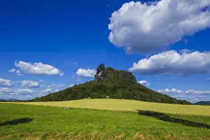 Wheat: The Lilienstein is one of the most prominent mountains