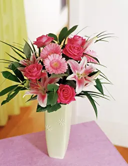 Favourite: Lily, Lilium Star Gazer, Floral arrangment with