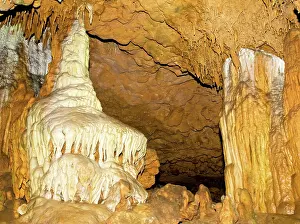 Stalactite: Limestone Cascade and Column Formations