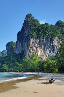 Paul Brown: Limestone cliffs of West Railay Beach, Krabi, Thailand