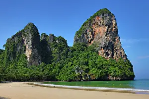 Paul Brown: Limestone cliffs of West Railay Beach, Krabi, Thailand