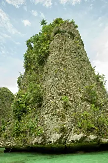 250521: Limestone pinnacle islands - Raja Ampat, West Papua