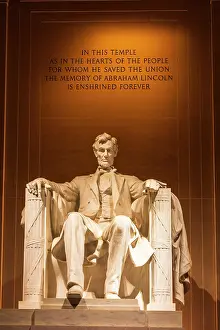 Statue: The Lincoln Memorial at night, Washington, D.C