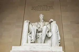 Statue: The Lincoln Memorial, Washington, D.C, USA