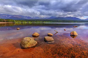 Morlich: Loch Morlich - mountain range of the Cairngorms