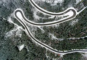Winding: Lochenpass, winding pass road from Weilstetten to