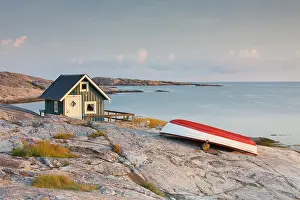 Housing: Lonely fishing hut at the sea near Smoegen Bohuslaen