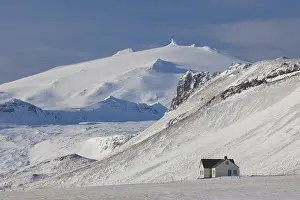 Housing: Lonely house at Snaefellsnes peninsula in winter - Iceland