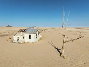 Track: The long abandoned Garum train station in the southern Namib Desert
