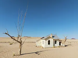 Track: The long abandoned Garum train station in the southern Namib Desert