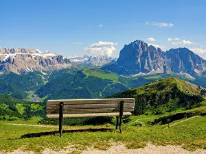 Adige: Lookout bench at the top of the Seceda with views