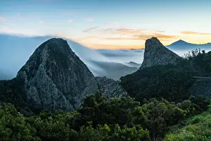 Butte: Los Roques, striking rock towers with wafts of fog