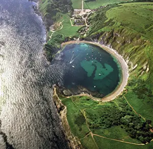 Lulworth: Lulworth Cove, a natural landform harbour, near
