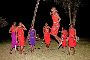 Tradtional: Maasai Warriors jumping dancing