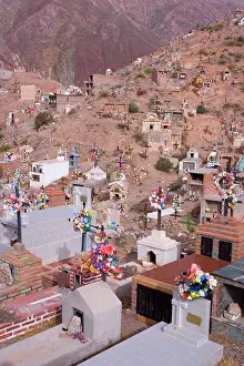 Quechua: Maimara Cemetery - maintained by Quechua farmers