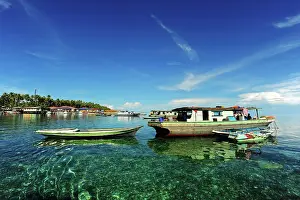 Motor: Malaysia, Borneo, Semporna, Mabul, Dayak