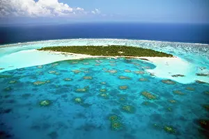 Landsape: Maldives - atolls & coral reefs