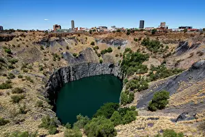 Kimberley: Man-made hole, The Big Hole, former Kimberley mine