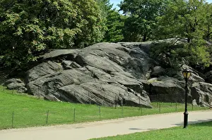 Outcrops: Manhattan Schist