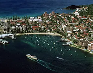 Manly: Manly and Manly Cove with ferry approaching terminal