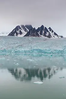 270321: Manocobreen as seen from Liefdefjord - Svalbard