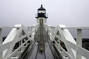 Lighthouses: Marshall Point lighthouse, rain, fog, Port Clyde