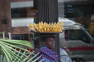 Bananas: Masai Lady - with a bowl of Bananas on her head