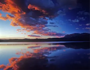 Waterton: Maskinonge Lake in Waterton Lakes National