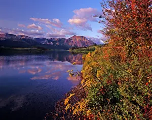 Waterton: Maskinonge Lake in Waterton Lakes National