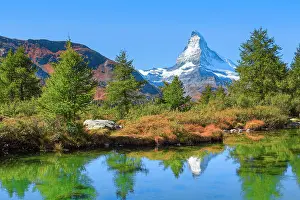 Authority: Matterhorn and mountain lake, Valais, Switzerland