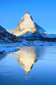 Matterhorn: Matterhorn and mountain lake, Valais, Switzerland