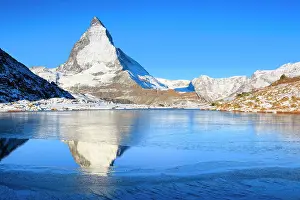 Matterhorn: Matterhorn and mountain lake, Valais, Switzerland