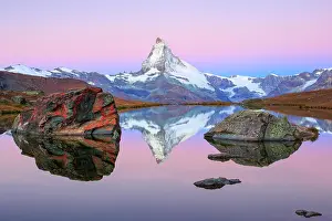 Matterhorn: Matterhorn and mountain lake, Valais, Switzerland