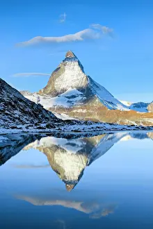 Matterhorn: Matterhorn and mountain lake, Valais, Switzerland