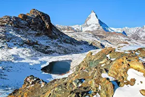 Matterhorn: Matterhorn and mountain lake, Valais, Switzerland