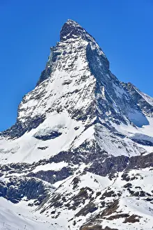 Matterhorn: Matterhorn peak with snow, Zermatt, Switzerland