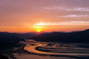 Estuaries: Mawddach Estuary - sunrise above the estuary while