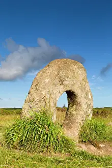Neolithic: Men-an Tol - Holed Stone