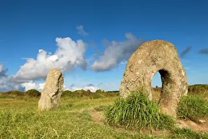 Neolithic: Men-an Tol - Holed Stone