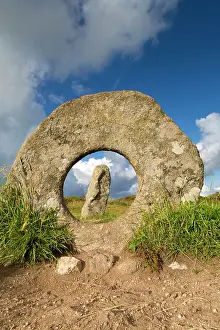 Neolithic: Men-an Tol - Holed Stone