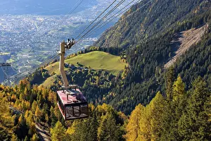 Cable: Merano 2000 mountain railway, near the summit station