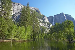 Merced: Merced River flowing through Yosemite Valley